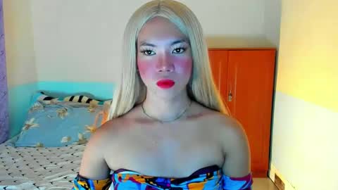Snapshot of sophia_miller69x chatting on 02-13-25, 07:42 SOPHIA online show from 02-13-25, 07:42
