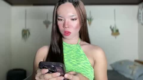 Snapshot of sophia_miller69x chatting on 02-23-25, 01:42 SOPHIA online show from 02-23-25, 01:42