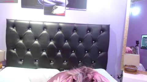 Snapshot of sophia_ny chatting on 12-26-24, 07:49 SOPHIA online show from 12-26-24, 07:49