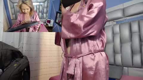 Snapshot of sophia_ny chatting on 03-11-25, 04:29 SOPHIA online show from 03-11-25, 04:29