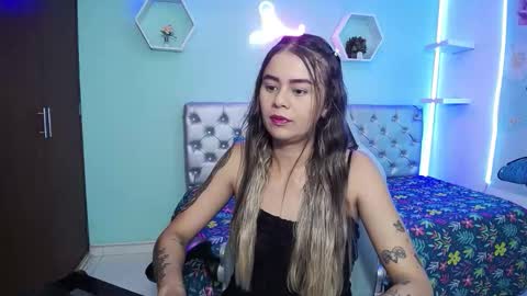 Snapshot of sophia_s19 chatting on 10-27-25, 09:41 Sophia online show from 10-27-25, 09:41