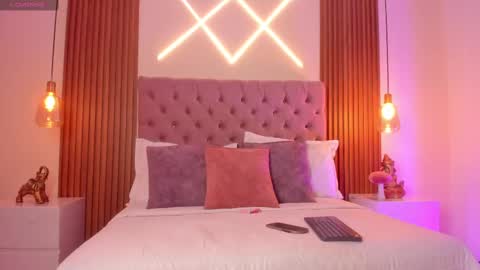 sophia_turneer online show from 09-11-25, 02:00