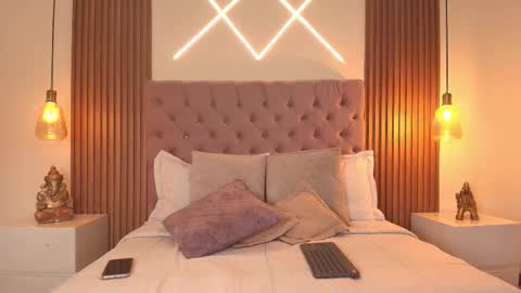 sophia_turneer online show from 12-01-25, 08:03