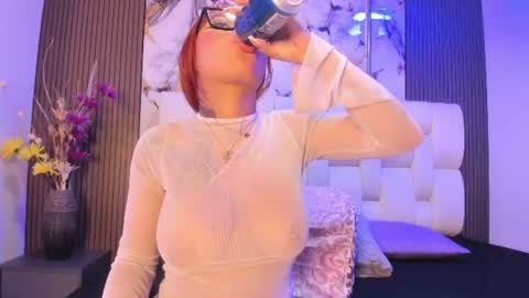 Snapshot of sophiaa10 chatting on 06-11-26, 12:32 sophiaa10 online show from 06-11-26, 12:32