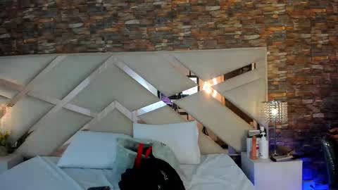 Snapshot of sophiaa_paris chatting on 09-17-25, 03:08 Sophia Paris online show from 09-17-25, 03:08