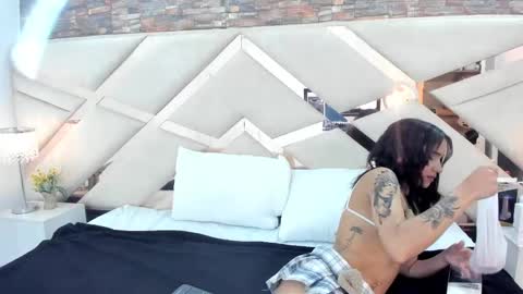 Snapshot of sophiaa_paris chatting on 09-19-25, 03:30 Sophia Paris online show from 09-19-25, 03:30