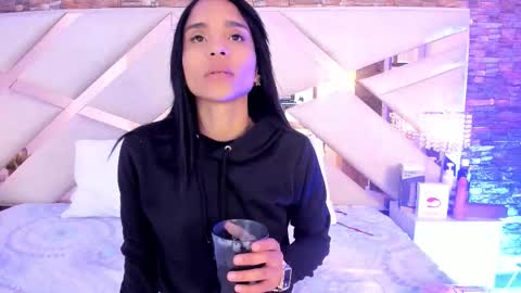 Snapshot of sophiaa_paris chatting on 10-09-25, 02:31 Sophia Paris online show from 10-09-25, 02:31