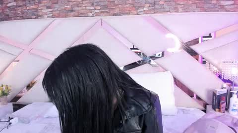 Snapshot of sophiaa_paris chatting on 10-12-25, 02:54 Sophia Paris online show from 10-12-25, 02:54