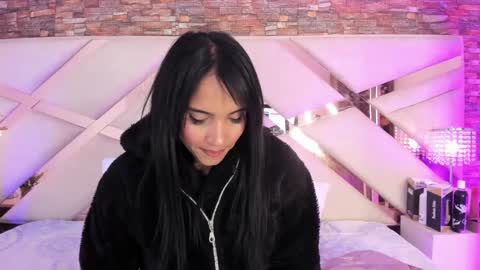 Snapshot of sophiaa_paris chatting on 10-17-25, 02:59 Sophia Paris online show from 10-17-25, 02:59