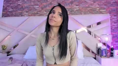 Snapshot of sophiaa_paris chatting on 10-18-25, 03:53 Sophia Paris online show from 10-18-25, 03:53