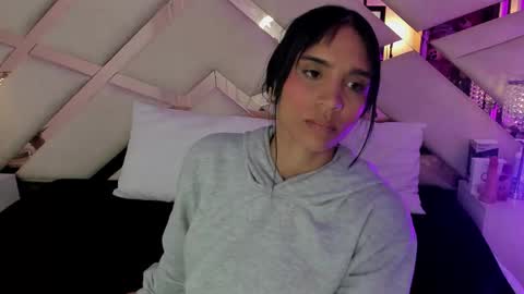 Snapshot of sophiaa_paris chatting on 10-25-25, 03:47 Sophia Paris online show from 10-25-25, 03:47