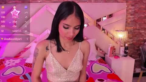 Snapshot of sophiaa_paris chatting on 11-15-25, 03:15 Sophia Paris online show from 11-15-25, 03:15