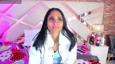 Snapshot of sophiaa_paris chatting on 11-17-25, 02:28 Sophia Paris online show from 11-17-25, 02:28