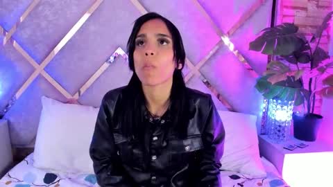 Snapshot of sophiaa_paris chatting on 12-15-25, 01:54 Sophia Paris online show from 12-15-25, 01:54