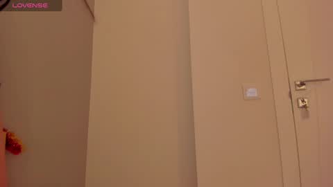 Sophia online show from 01-09-25, 04:52