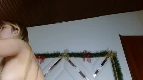 Snapshot of sophiaalee chatting on 01-07-26, 05:37 SophiaLee online show from 01-07-26, 05:37