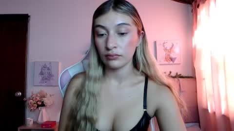 Snapshot of sophiaalee chatting on 03-15-26, 09:21 SophiaLee online show from 03-15-26, 09:21