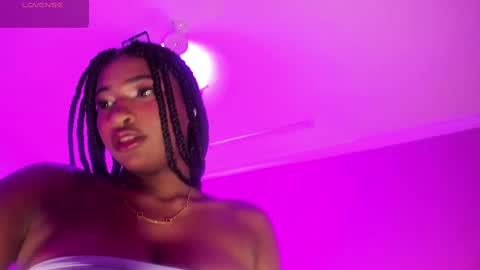 Sophie online show from 11-11-25, 04:56