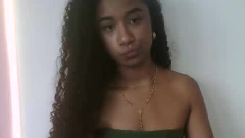 Snapshot of sophiacastro19 chatting on 02-23-26, 07:44 Sophia online show from 02-23-26, 07:44