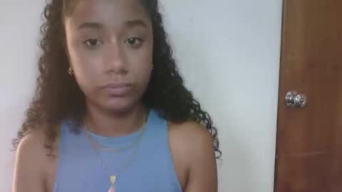Snapshot of sophiacastro19 chatting on 06-08-26, 05:57 Sophia online show from 06-08-26, 05:57