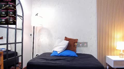 Snapshot of sophiahart_ chatting on 06-14-26, 12:18 Sophia online show from 06-14-26, 12:18