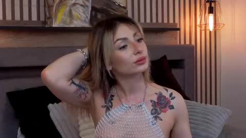 Snapshot of sophialace chatting on 06-03-26, 03:20 Sophia Lace online show from 06-03-26, 03:20