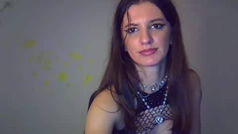 Snapshot of sophiaskinnybitch chatting on 10-10-25, 03:38 Sophia online show from 10-10-25, 03:38