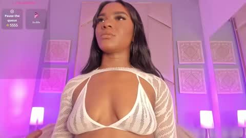 SophiaSmiths online show from 01-18-25, 07:07