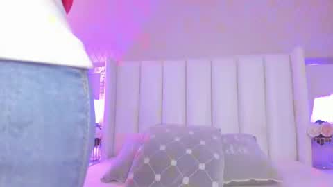 SophiaSmiths online show from 07-08-26, 12:04