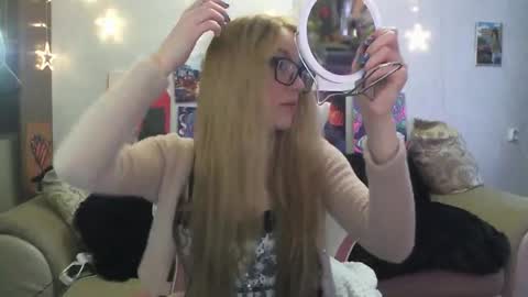 Snapshot of sophiasonata chatting on 10-23-25, 09:30 SophiaSonata online show from 10-23-25, 09:30