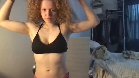 Snapshot of sophie21xoxo chatting on 09-09-25, 12:59 sophie21xoxo online show from 09-09-25, 12:59