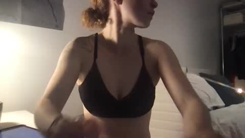 Snapshot of sophie21xoxo chatting on 10-05-25, 01:59 sophie21xoxo online show from 10-05-25, 01:59