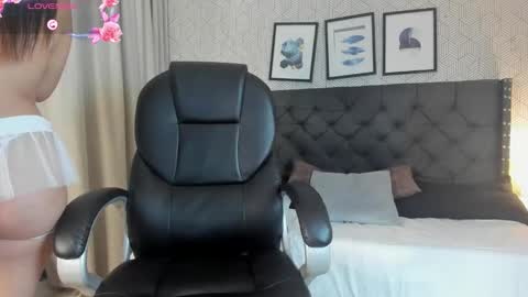 Snapshot of sophie__blare chatting on 11-06-25, 07:04 sophie__blare online show from 11-06-25, 07:04