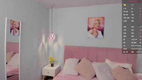 Snapshot of sophie_alice chatting on 03-05-25, 12:22 Alice online show from 03-05-25, 12:22