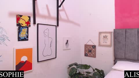 Snapshot of sophie_and_alis chatting on 02-12-25, 10:03 Sophie Alis online show from 02-12-25, 10:03