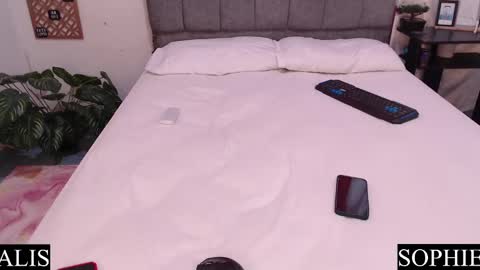 Snapshot of sophie_and_alis chatting on 02-14-25, 01:29 Sophie Alis online show from 02-14-25, 01:29