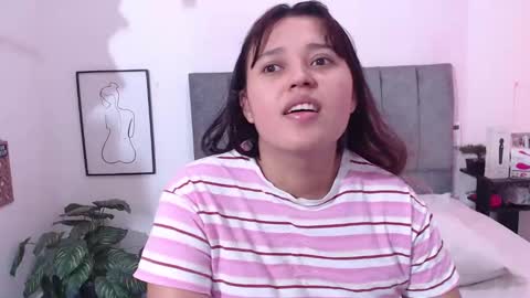 Snapshot of sophie_and_alis chatting on 10-22-25, 06:40 Sophie Alis online show from 10-22-25, 06:40