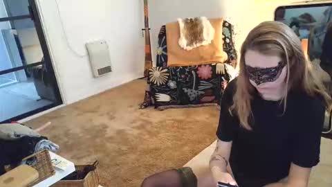 Snapshot of sophie_and_joost_luckydip chatting on 02-01-26, 03:32 Sophie And Joost Luckydips Cam online show from 02-01-26, 03:32