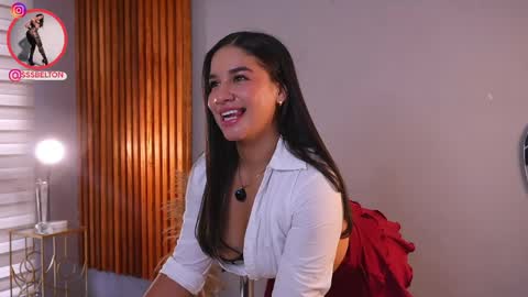 Snapshot of sophie_belton chatting on 05-11-26, 09:23 sofia online show from 05-11-26, 09:23