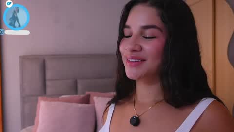 Snapshot of sophie_belton chatting on 06-02-26, 08:33 sofia online show from 06-02-26, 08:33