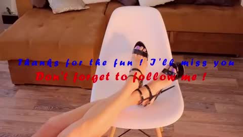 Sophie online show from 06-12-26, 06:34