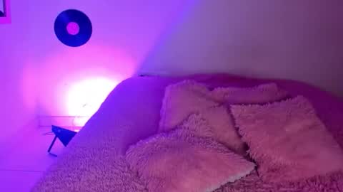 Snapshot of sophie_collins13 chatting on 01-13-26, 06:18 Sophie online show from 01-13-26, 06:18