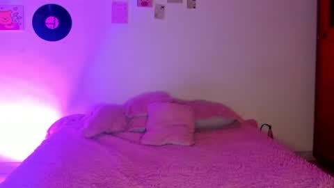 Snapshot of sophie_collins13 chatting on 03-04-26, 06:41 Sophie online show from 03-04-26, 06:41