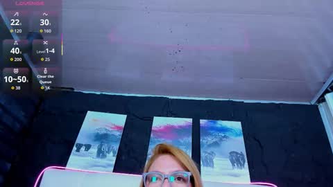 Snapshot of sophie_ebanks chatting on 02-05-26, 10:42 Soph online show from 02-05-26, 10:42