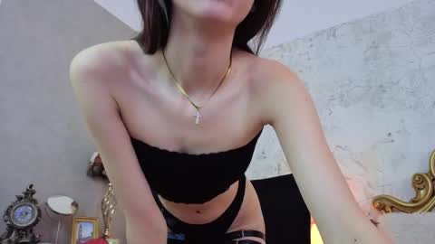 Snapshot of sophie_eloise chatting on 01-07-26, 06:05 Sophie online show from 01-07-26, 06:05