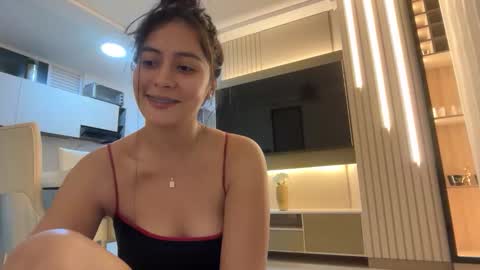 Sophie online show from 04-19-26, 01:49