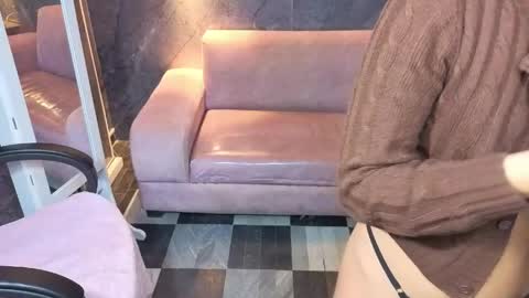 sophie_jones_b online show from 05-16-26, 12:48