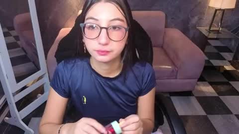 sophie_jones_b online show from 06-04-26, 12:44