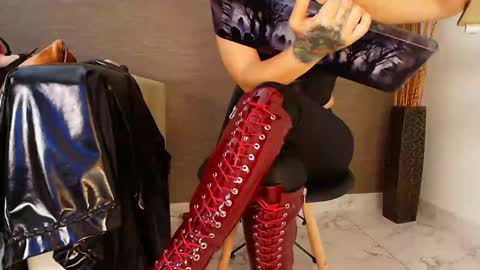 Sophie online show from 12-27-24, 04:10