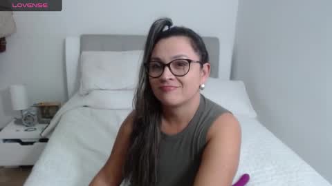 Snapshot of sophie_lopez1 chatting on 01-16-25, 03:23 Sofa online show from 01-16-25, 03:23